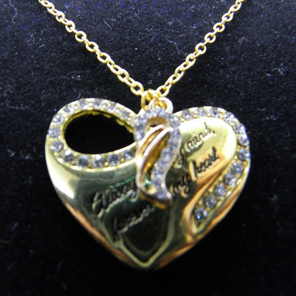 Angel Wing Heart Charm Necklace - Picture 3 of 6
